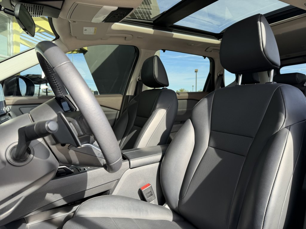 Used 2023 Nissan Rogue SV w/ SV Premium B Package image 33