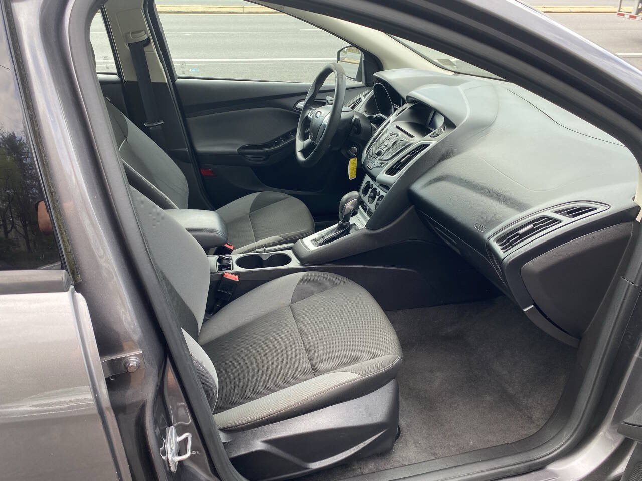 Used 2014 Ford Focus SE FWD image 12