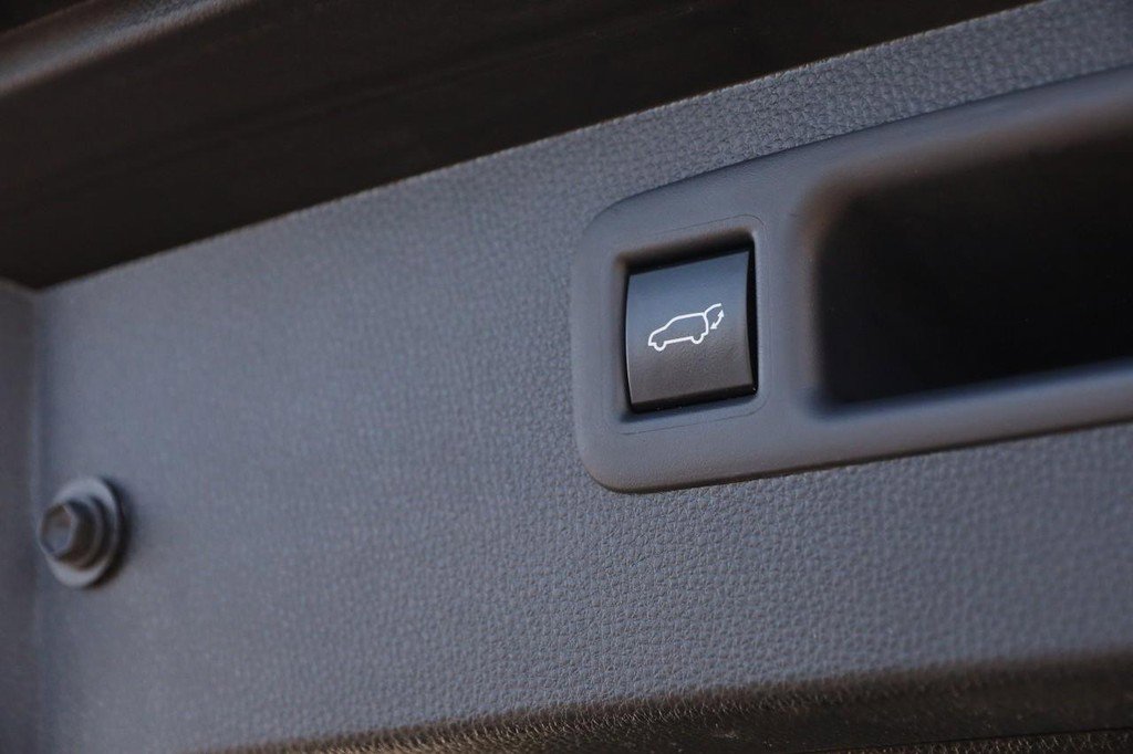 Used 2022 Toyota Highlander XLE image 8