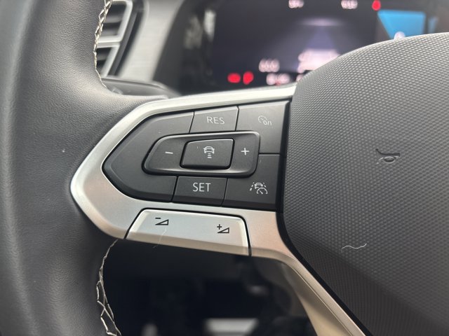 Used 2025 Volkswagen Atlas Cross Sport SE image 29