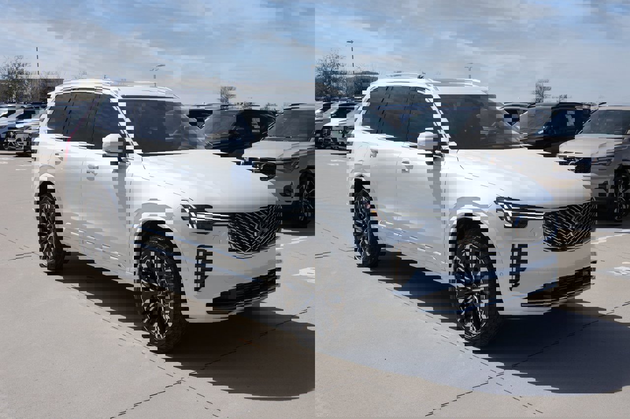 New 2025 Volvo XC90 T8 Ultra w/ Protection Package Premier image 3