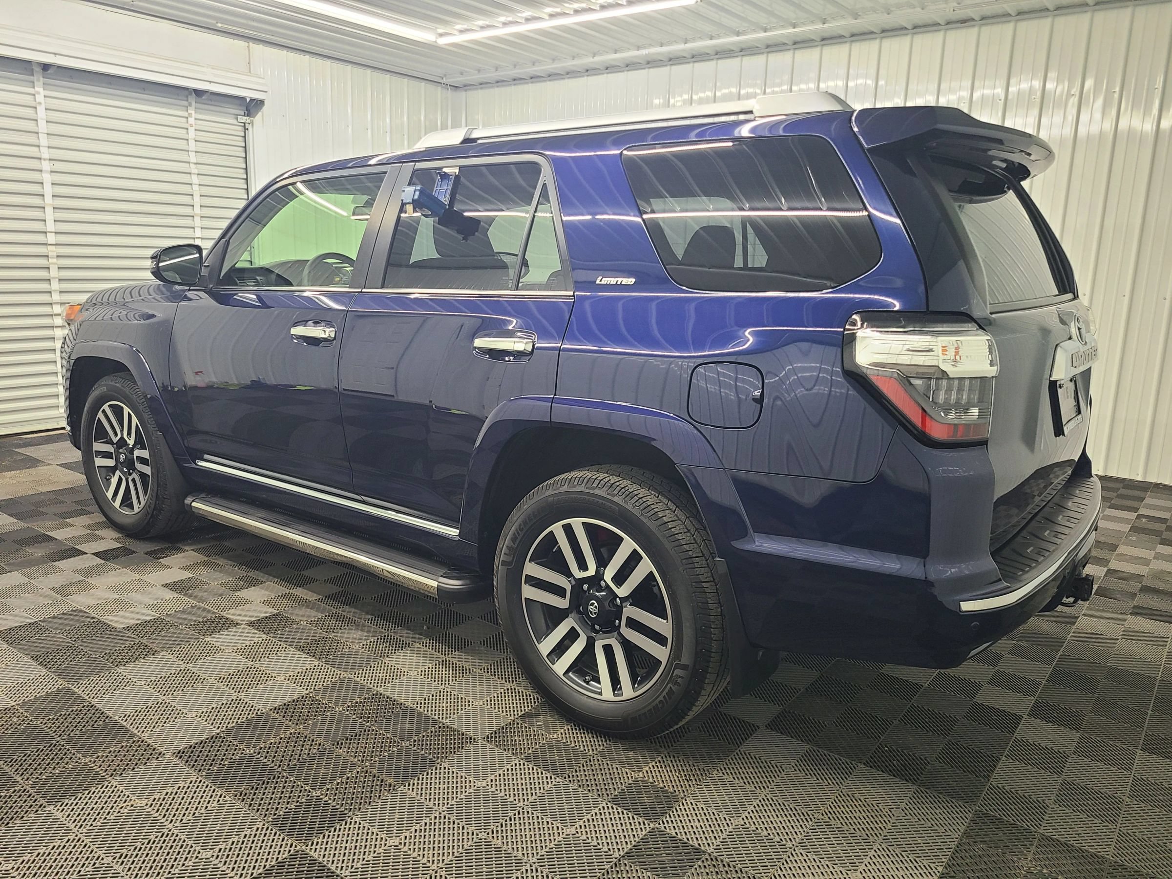 Used 2018 Toyota 4Runner Limited AWD/4WD image 9