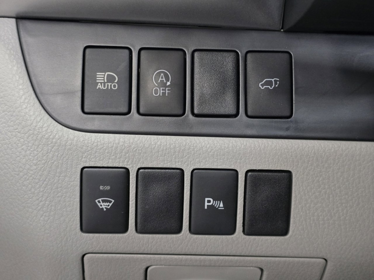 Certified 2019 Toyota Highlander Limited w/ Protection Package #3 image 27