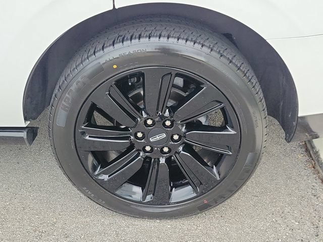 Certified 2022 Lincoln Navigator Reserve RWD image 8