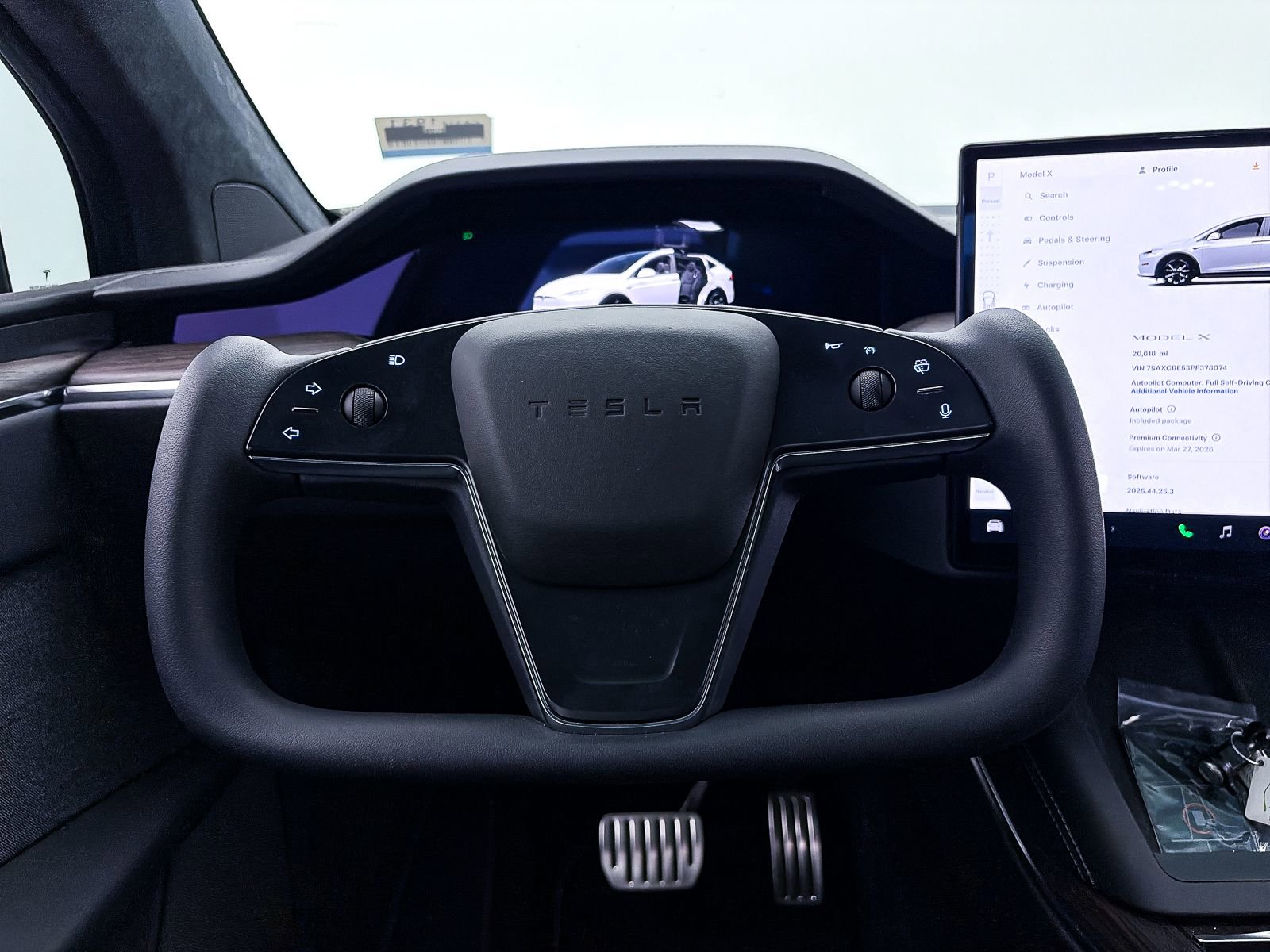 Used 2023 Tesla Model X Standard Range image 27