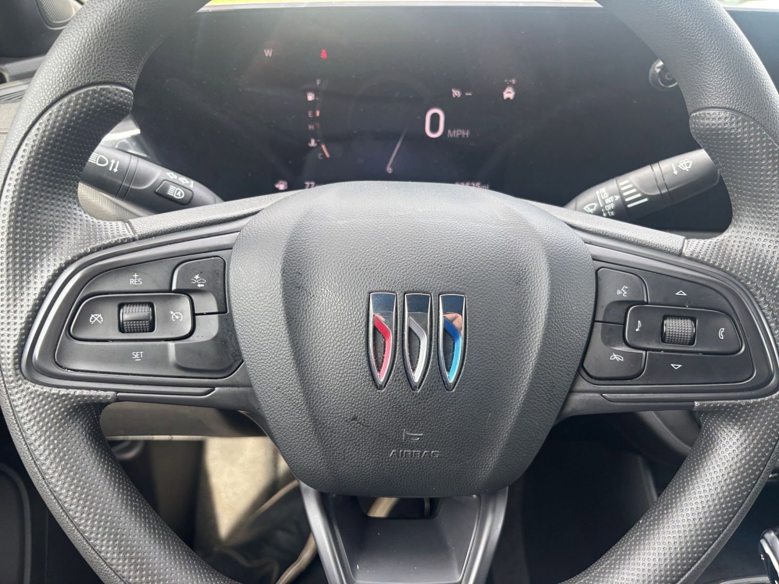 Used 2025 Buick Envista Preferred image 27