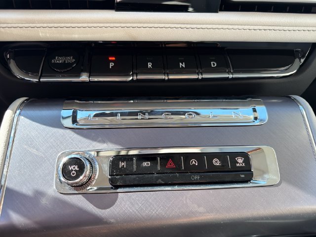 New 2026 Lincoln Aviator AWD w/ Jet Appearance Package image 33