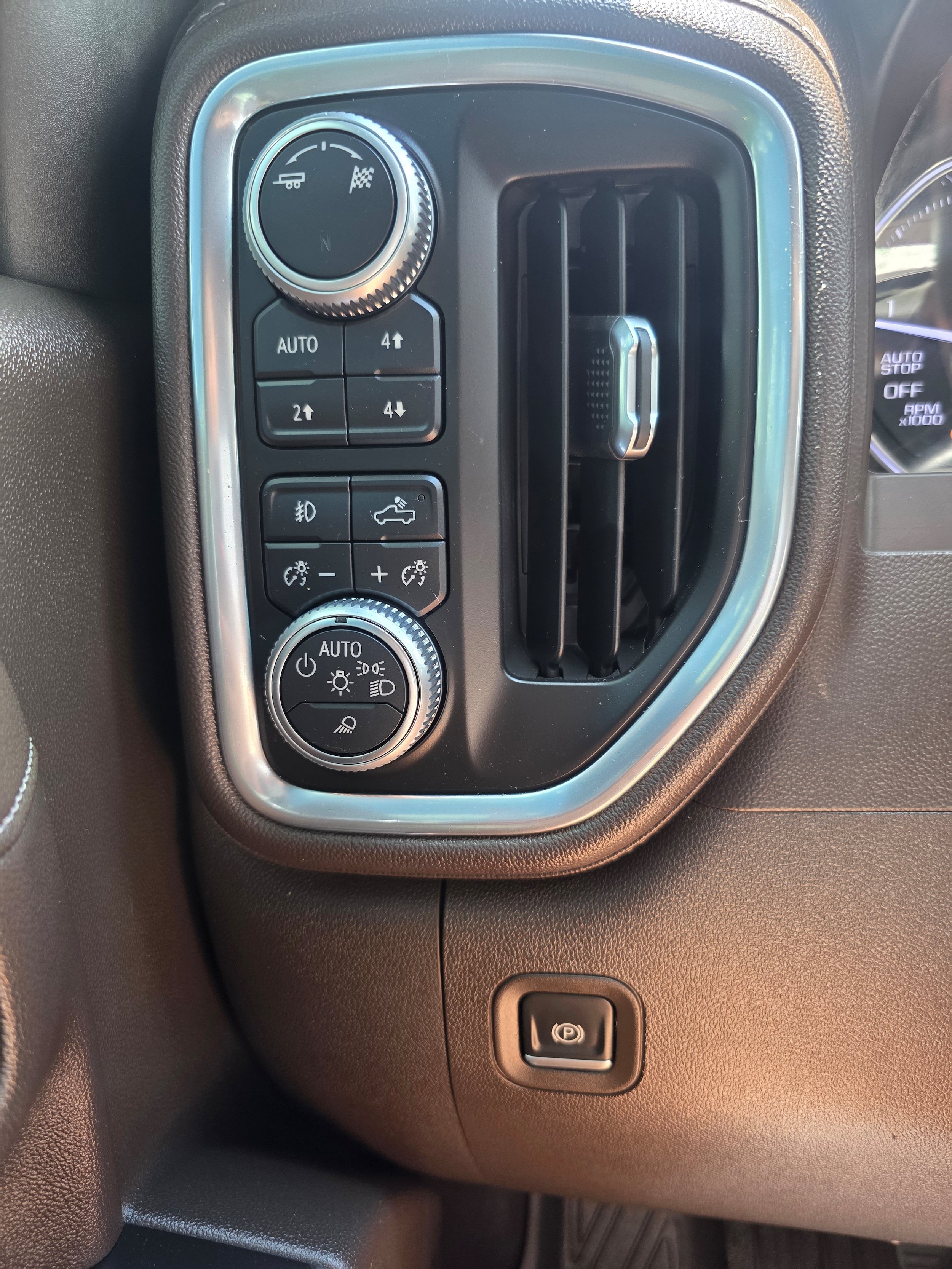 Used 2019 GMC Sierra 1500 SLT w/ SLT Premium Plus Package AWD/4WD image 15