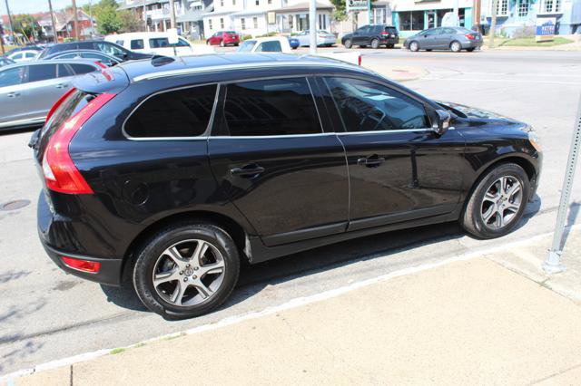 Used 2011 Volvo XC60 T6 image 4