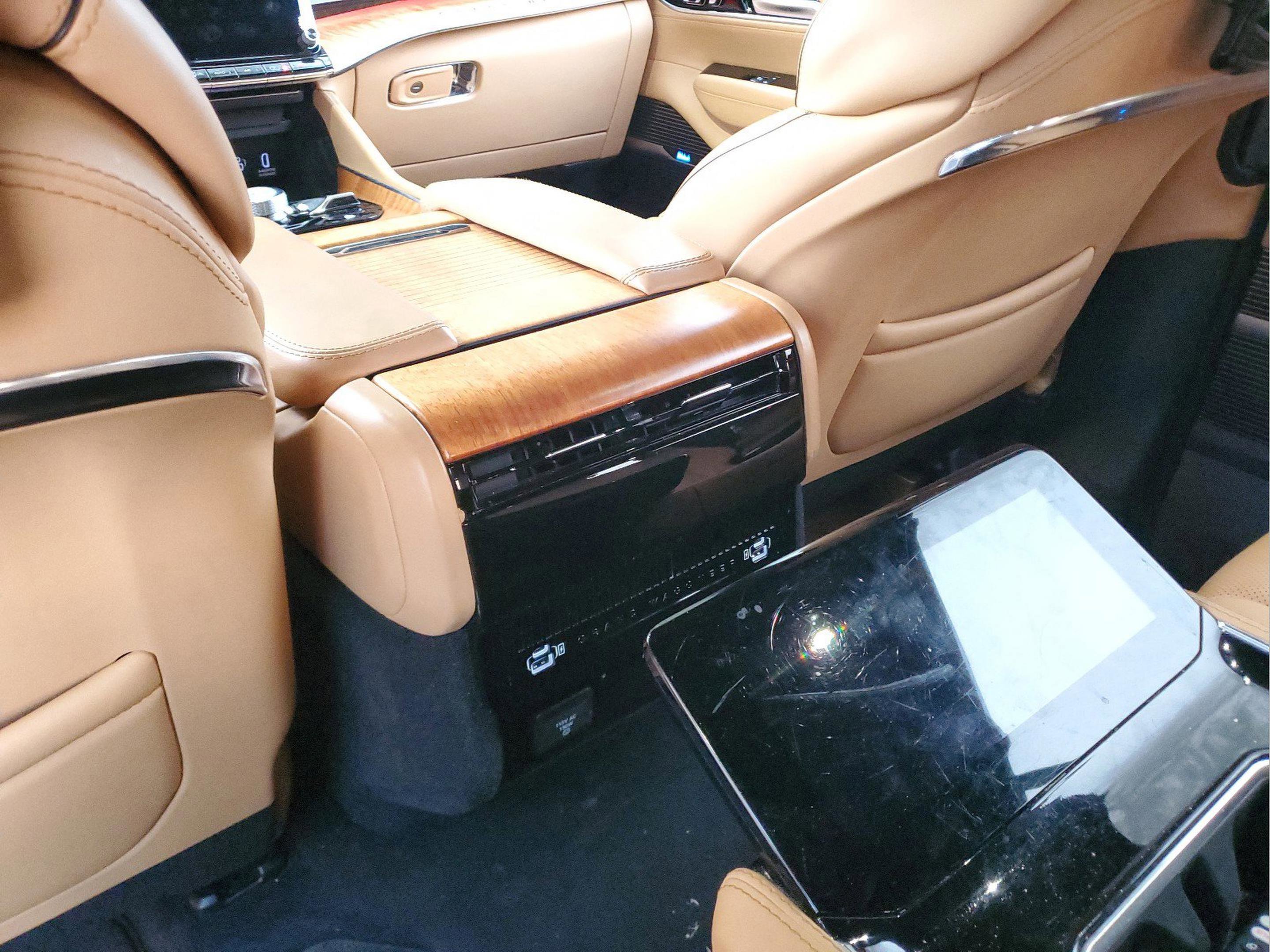 Certified 2022 Jeep Grand Wagoneer Series III w/ Rear Seat Video Group 1 image 13