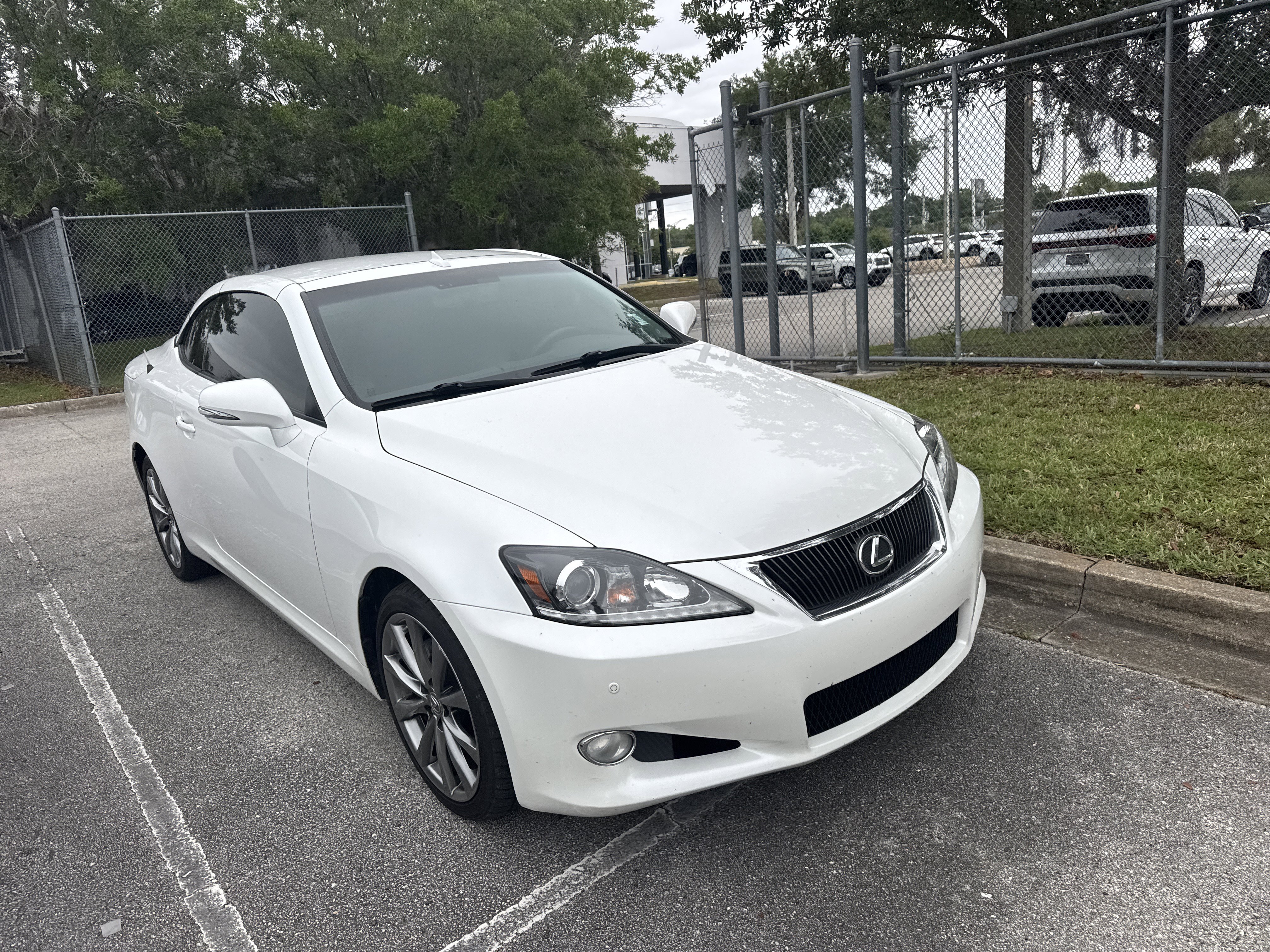 Used 2014 Lexus IS 250C w/ Luxury Package RWD image 2
