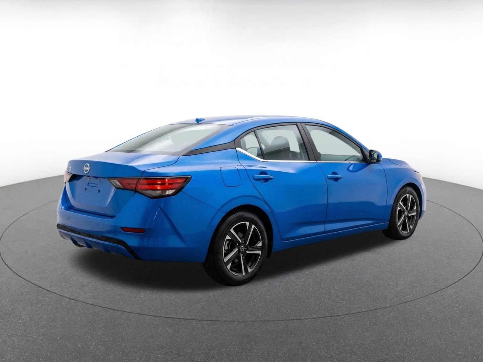 Used 2025 Nissan Sentra SV FWD image 7