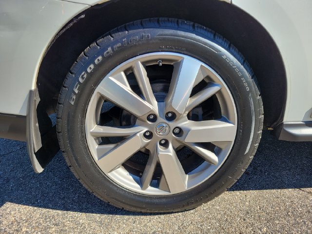 Used 2015 Nissan Pathfinder Platinum w/ Cargo Package FWD image 30