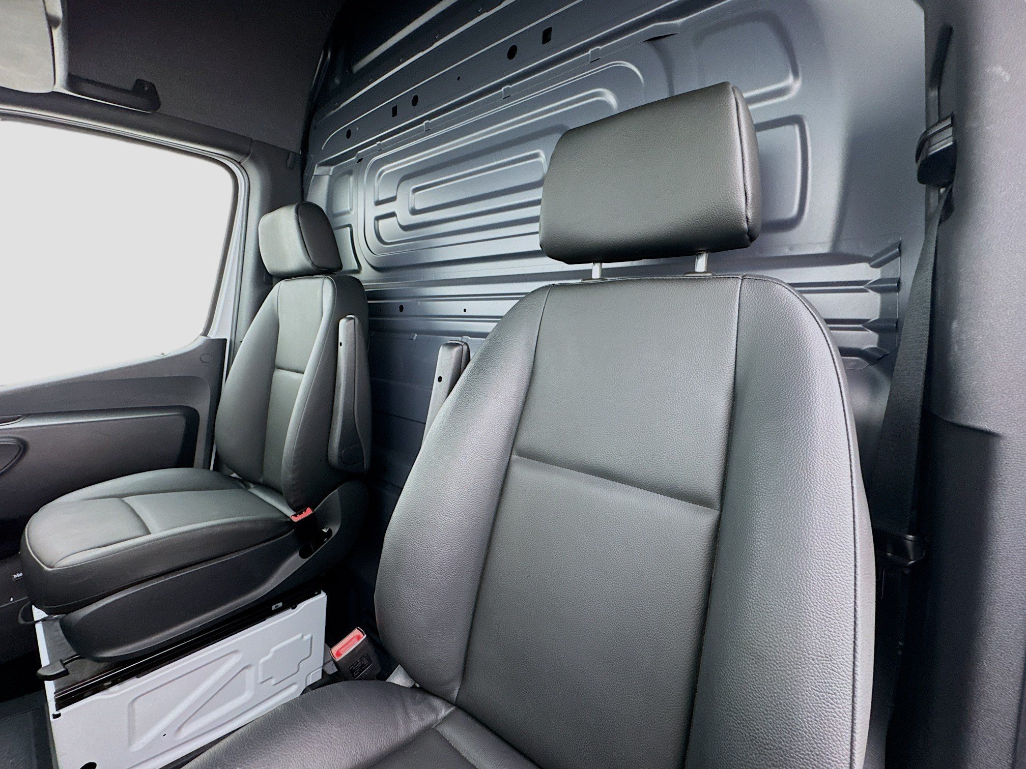 Used 2024 Mercedes-Benz Sprinter 2500 image 15