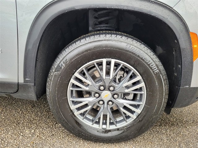 Used 2025 Chevrolet Traverse LT image 28