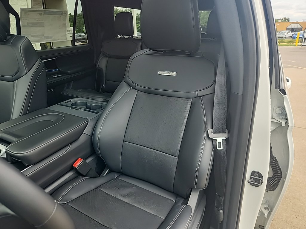 New 2026 Ford Expedition Max Platinum w/ Stealth Appearance Package AWD/4WD image 24