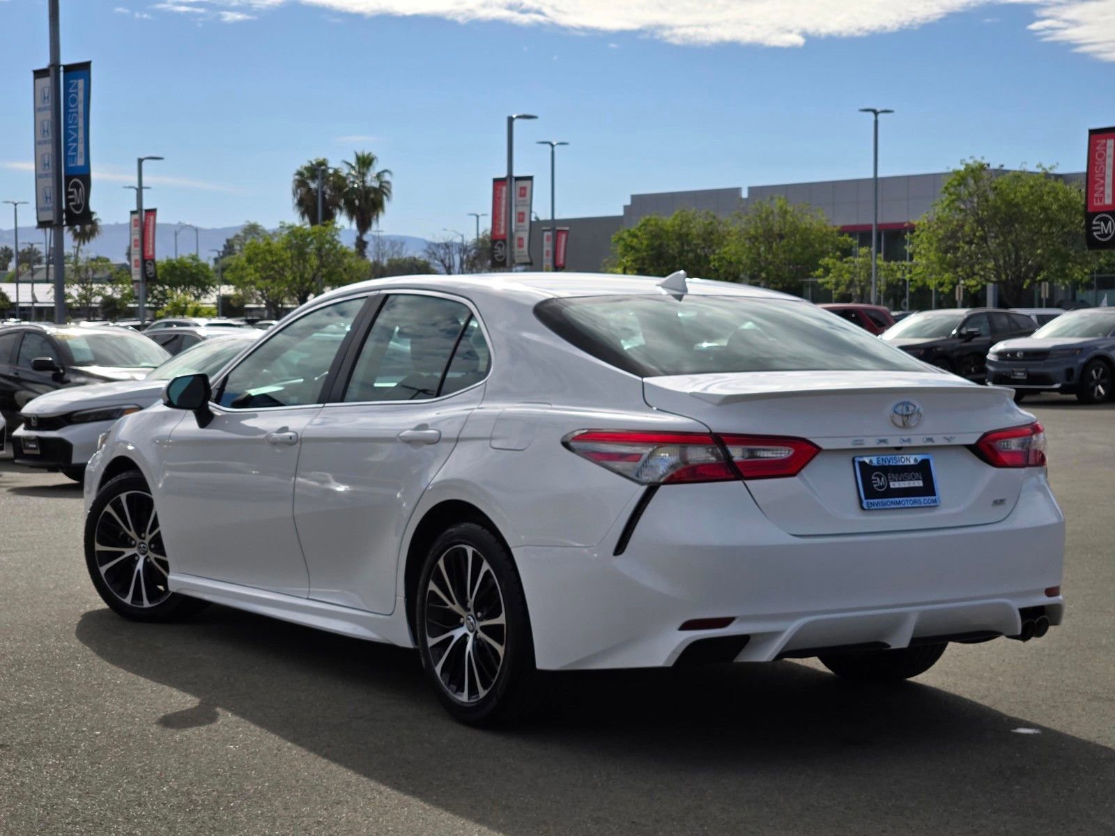 Used 2019 Toyota Camry SE image 5