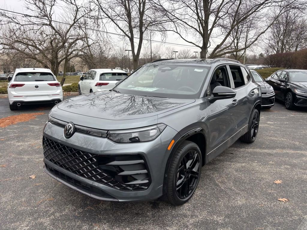 New 2026 Volkswagen Tiguan SE R-Line image 3