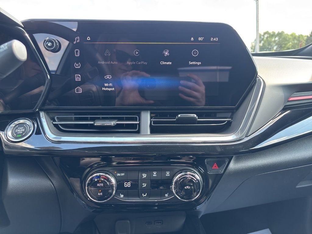New 2025 Chevrolet Trax RS w/ Sunroof Package image 14
