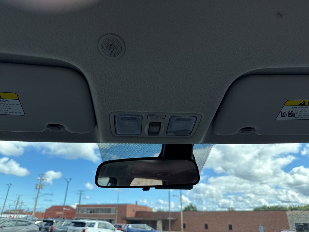 Used 2023 Hyundai Venue SEL image 18