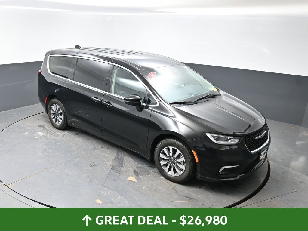 Used 2024 Chrysler Pacifica Select image 45