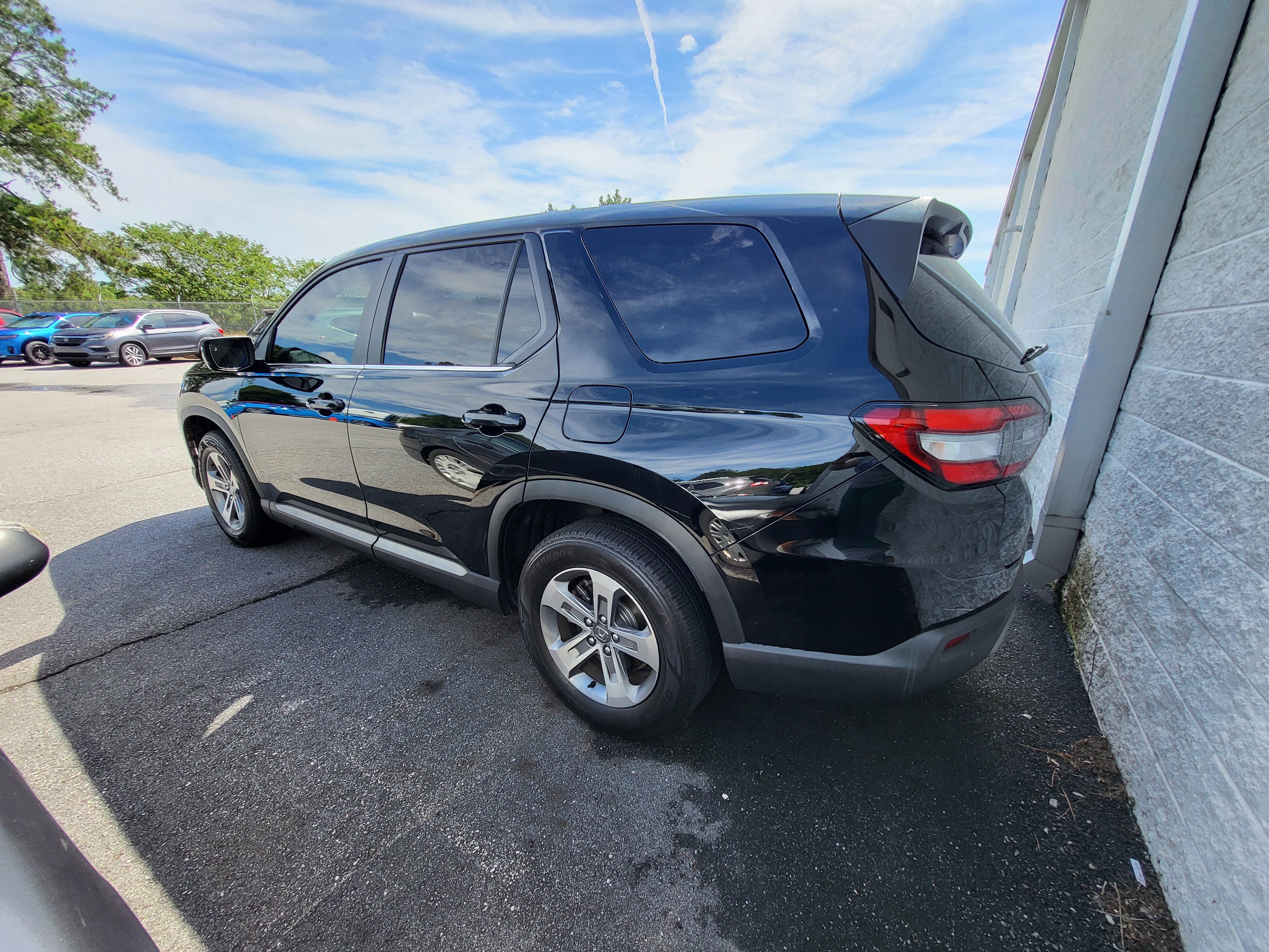 Used 2025 Honda Pilot EX-L image 5