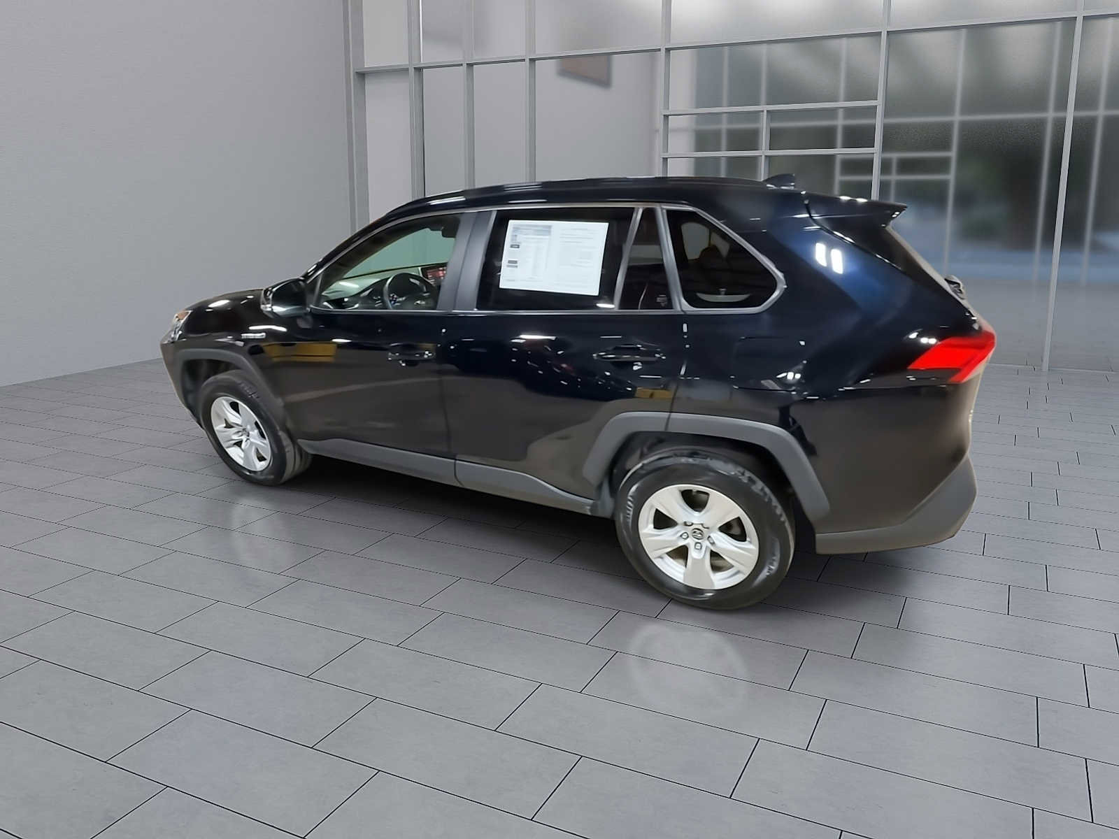 Used 2019 Toyota RAV4 XLE image 6