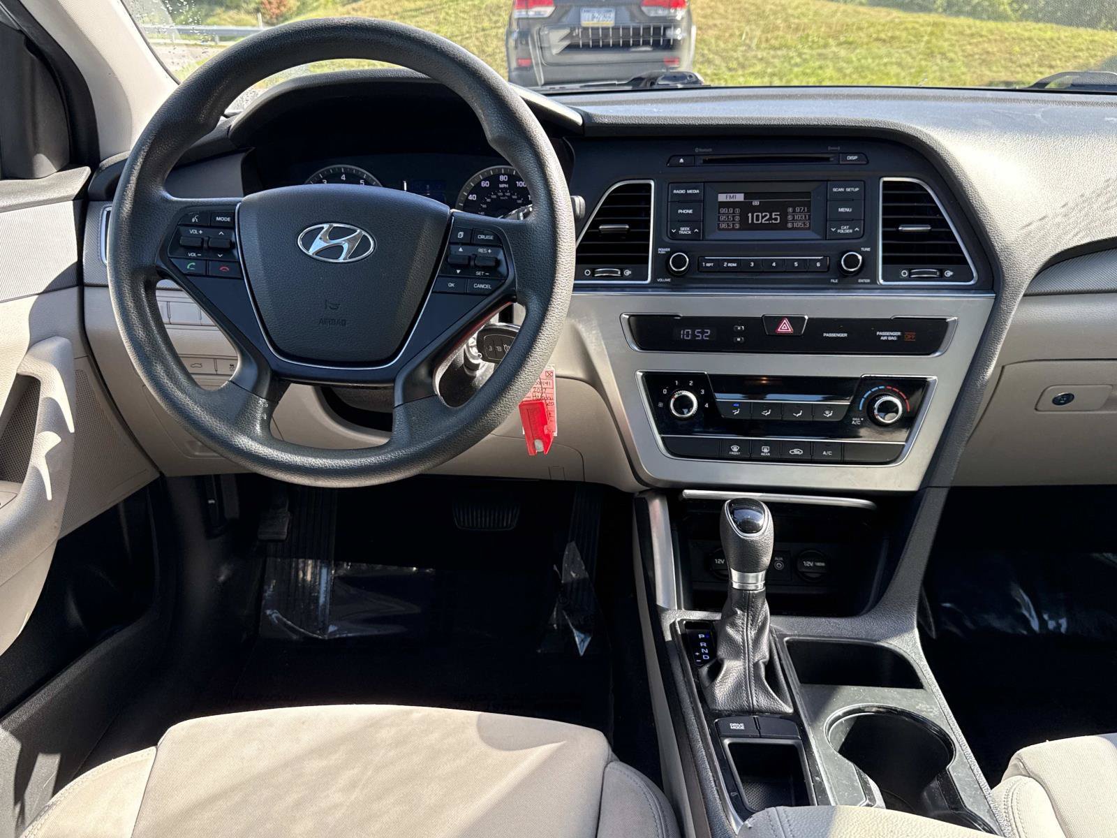 Used 2017 Hyundai Sonata SE FWD image 8
