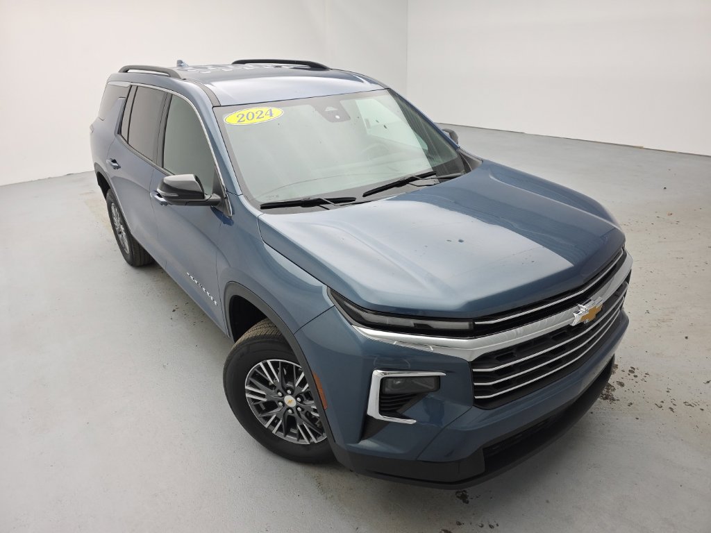 Used 2024 Chevrolet Traverse LT w/ Trailering Package