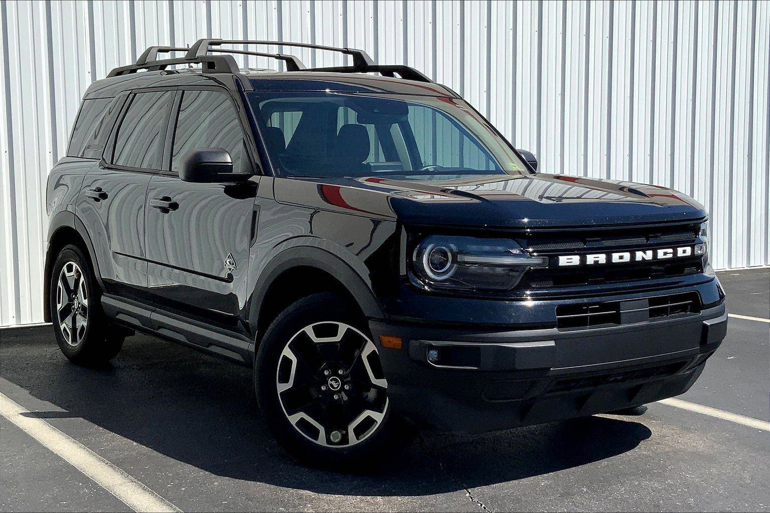 Used 2022 Ford Bronco Sport Outer Banks w/ Tech Package image 2