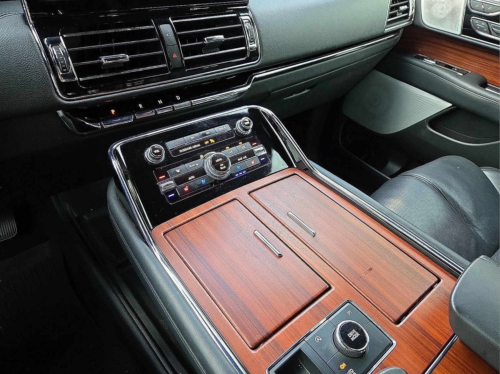 Used 2024 Lincoln Navigator L Reserve AWD/4WD image 25