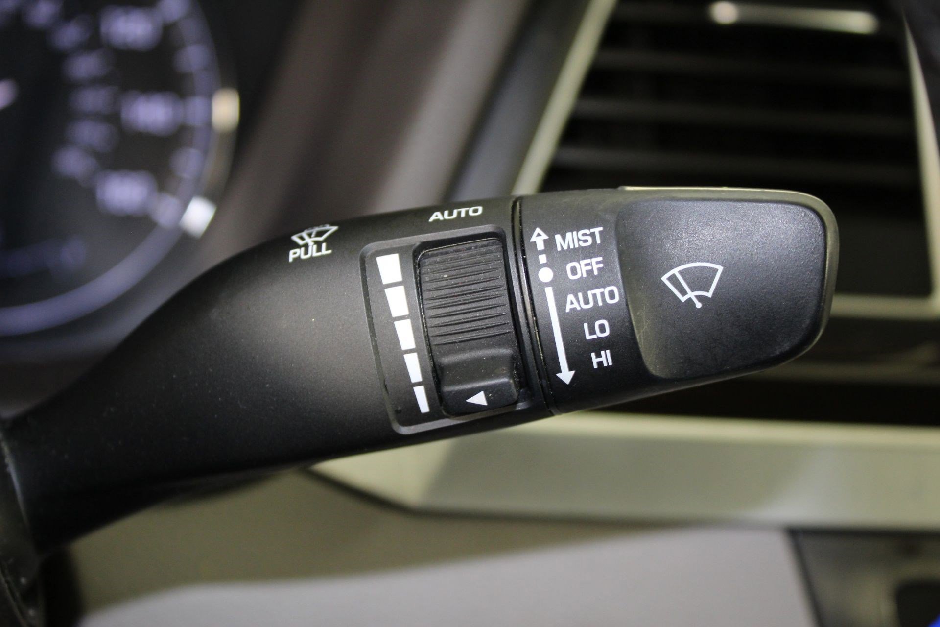 Used 2015 Hyundai Genesis 3.8 image 30