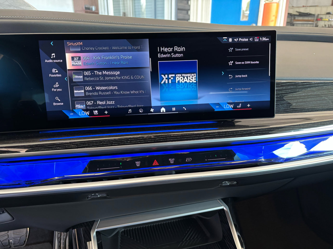 Used 2023 BMW 740i image 18