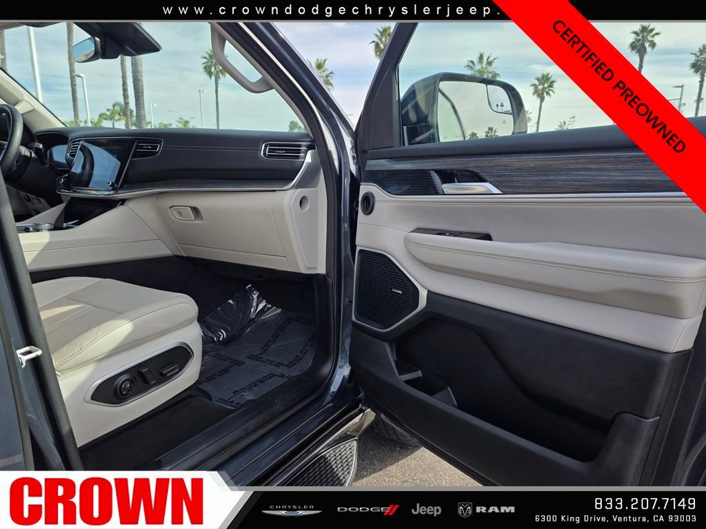 Certified 2024 Jeep Wagoneer L Series II w/ Flexible Seating Group image 14