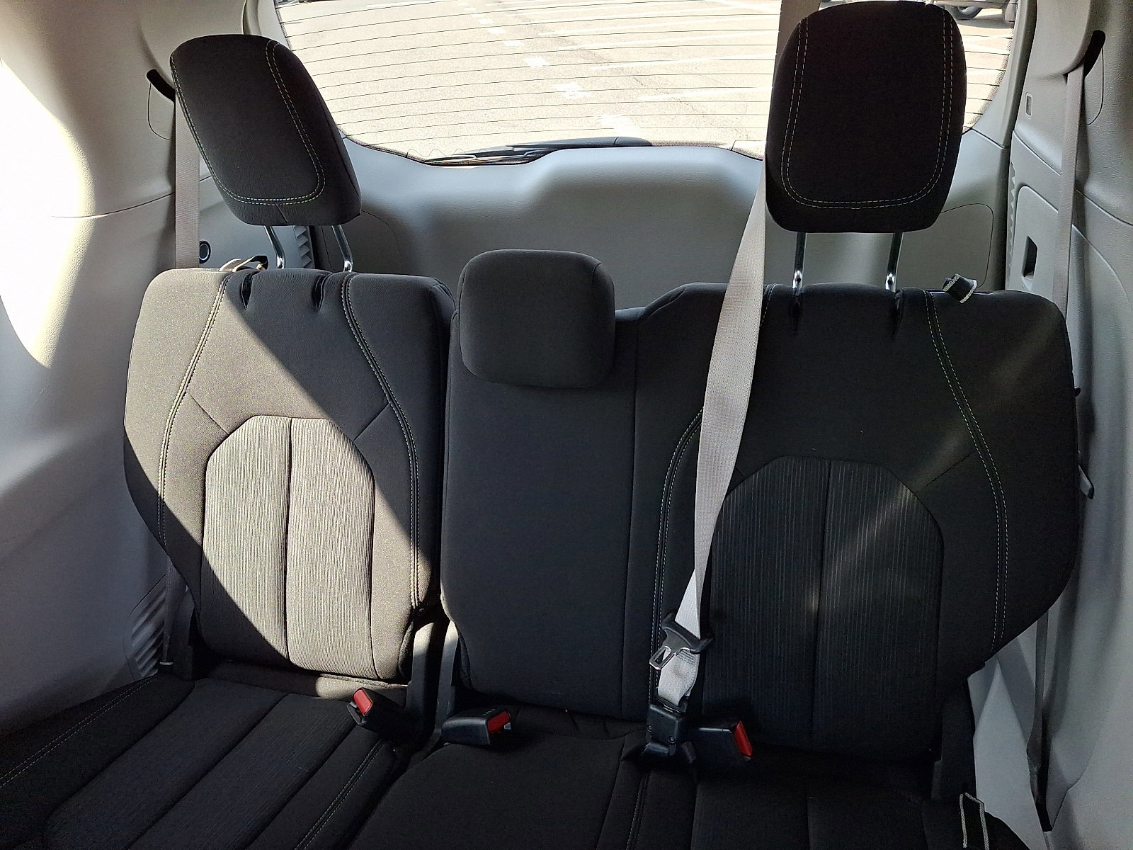 Used 2022 Chrysler Voyager LX FWD image 10