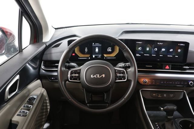 Used 2025 Kia Carnival FWD image 14
