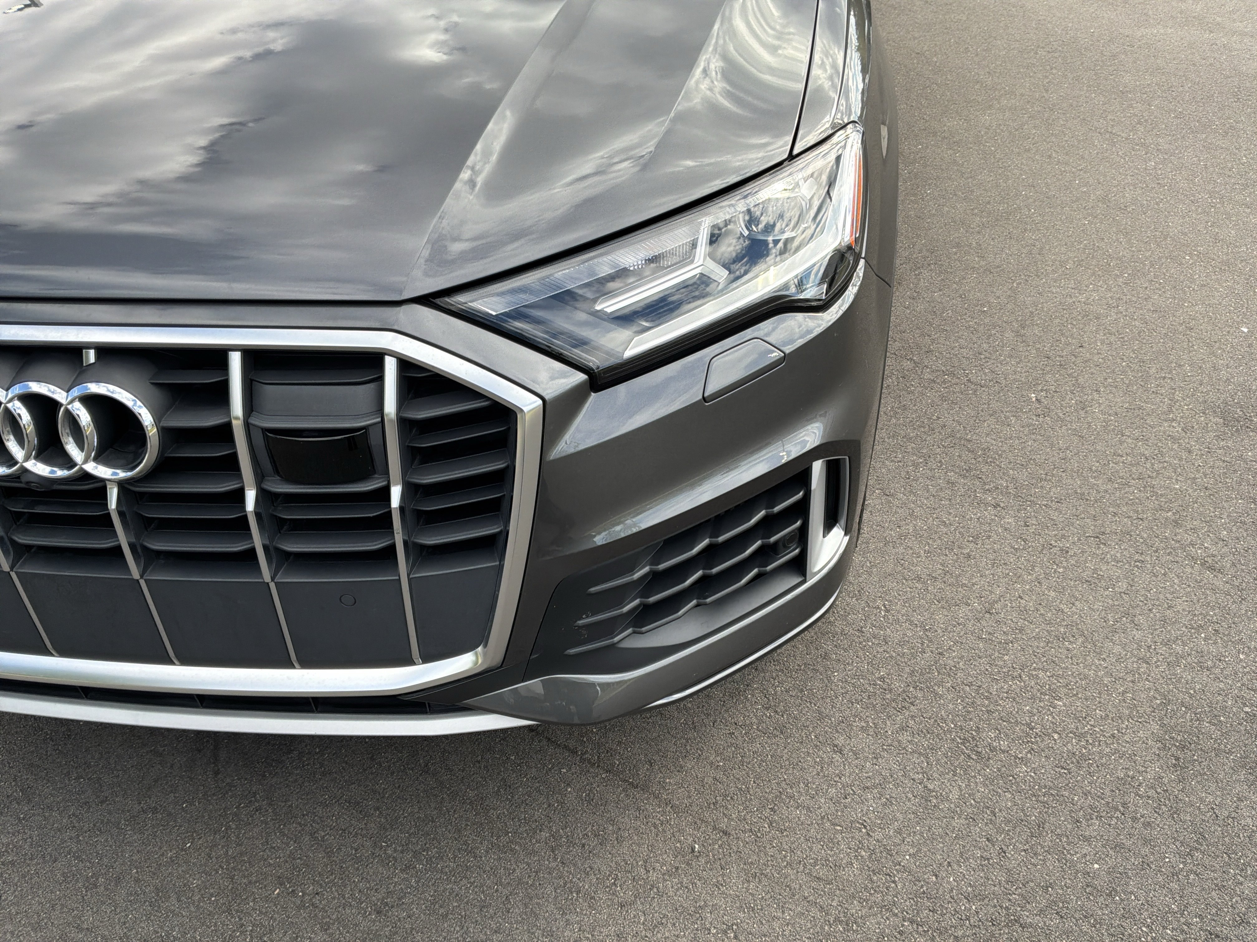 Used 2022 Audi Q7 3.0T Premium Plus w/ Premium Plus Package AWD/4WD image 6