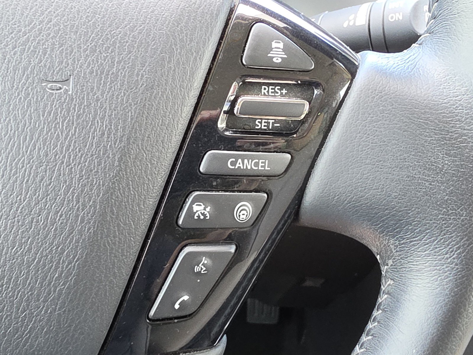 Used 2022 Nissan Armada SL RWD image 23