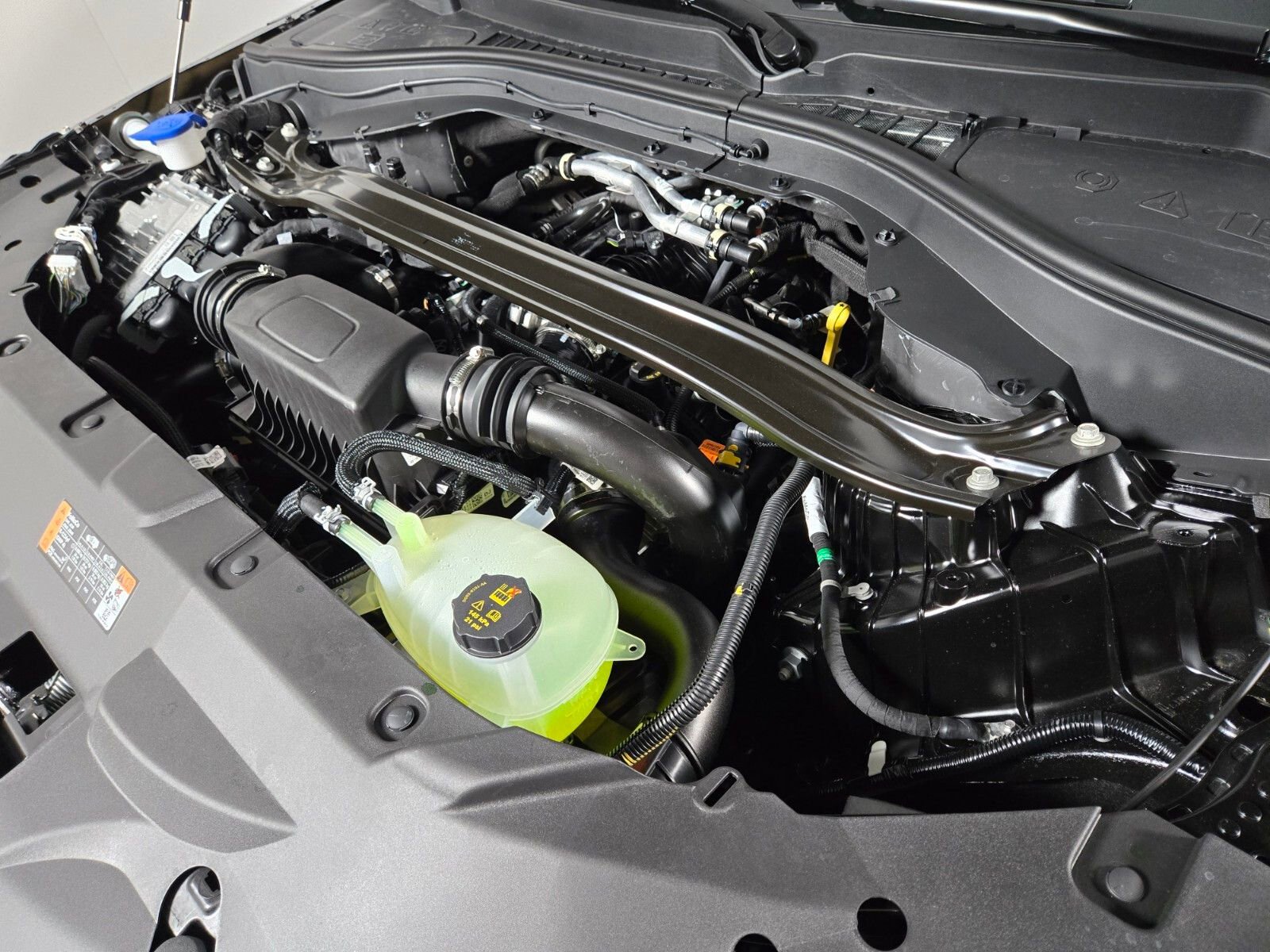 New 2026 Lincoln Aviator AWD w/ Jet Appearance Package image 20