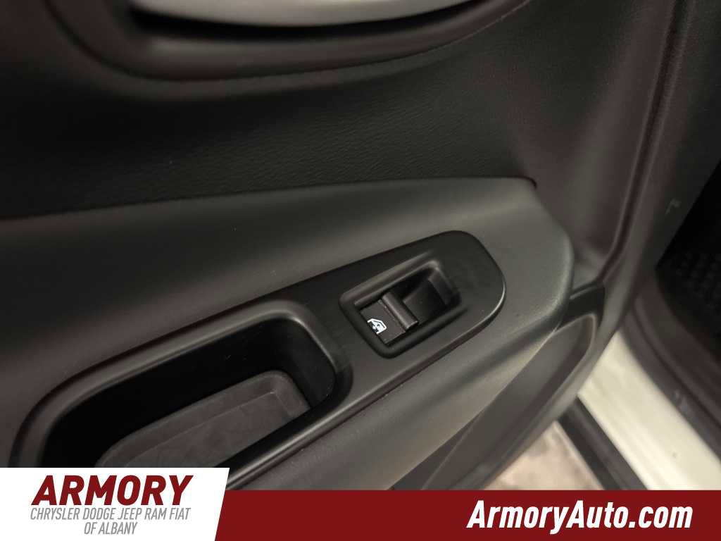 Used 2023 Jeep Renegade Latitude image 25