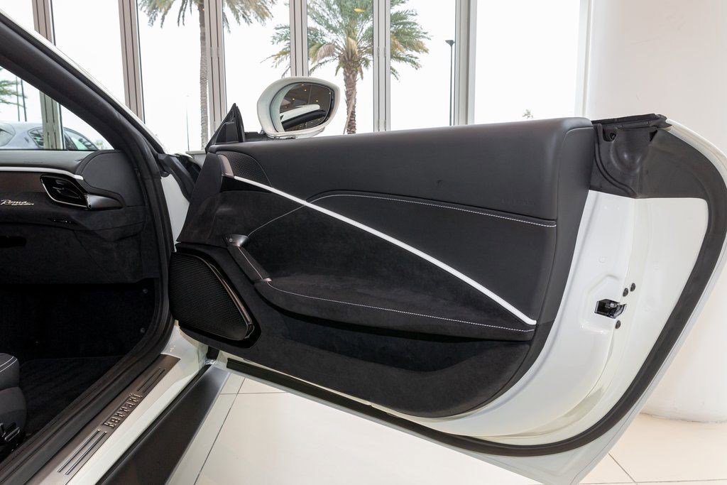 Used 2024 Ferrari Roma Spider image 32