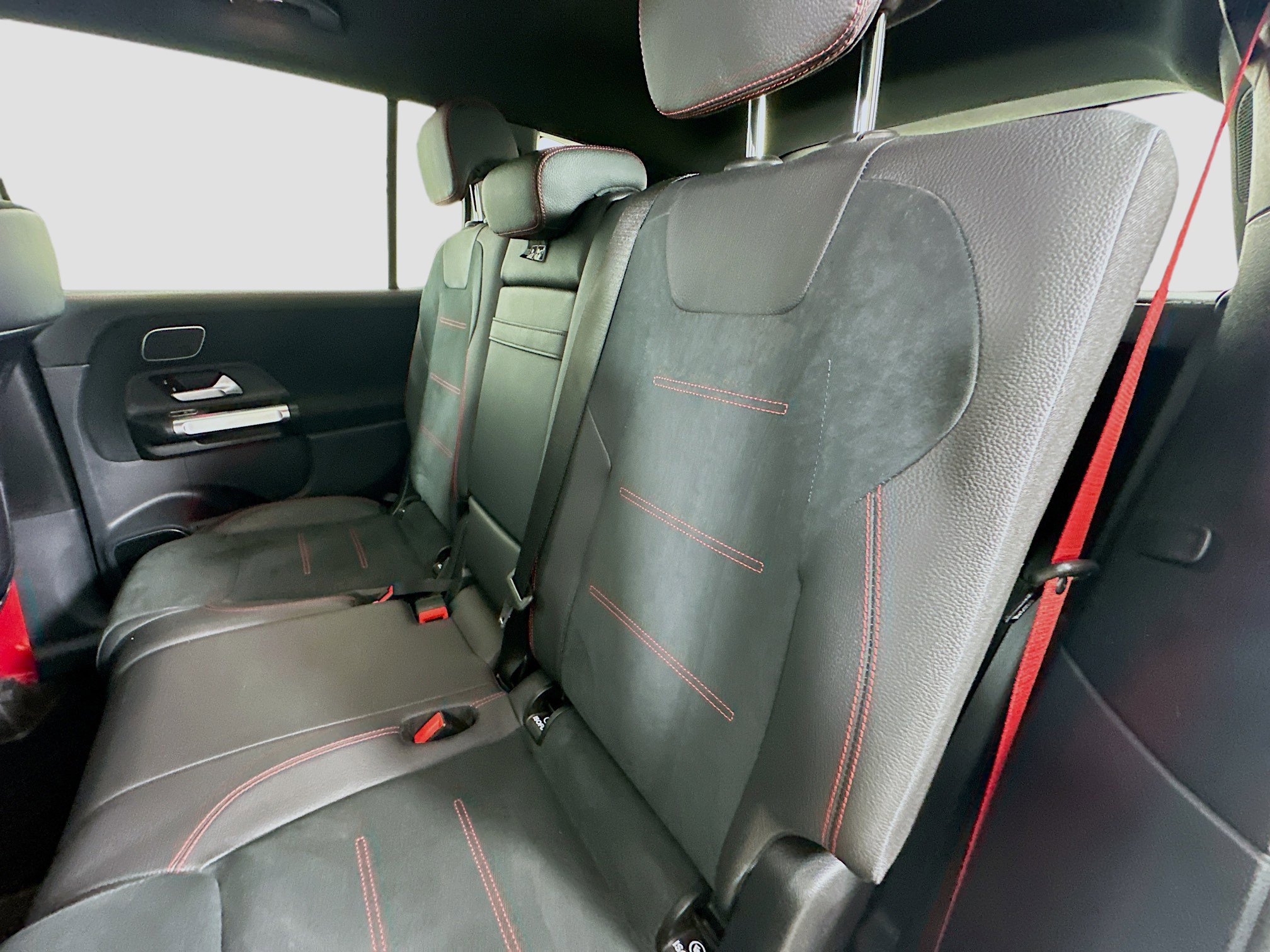 Certified 2023 Mercedes-Benz GLB 35 AMG 4MATIC image 32