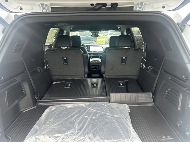 New 2027 Chevrolet Traverse LT w/ Midnight/Sport Edition AWD/4WD image 17