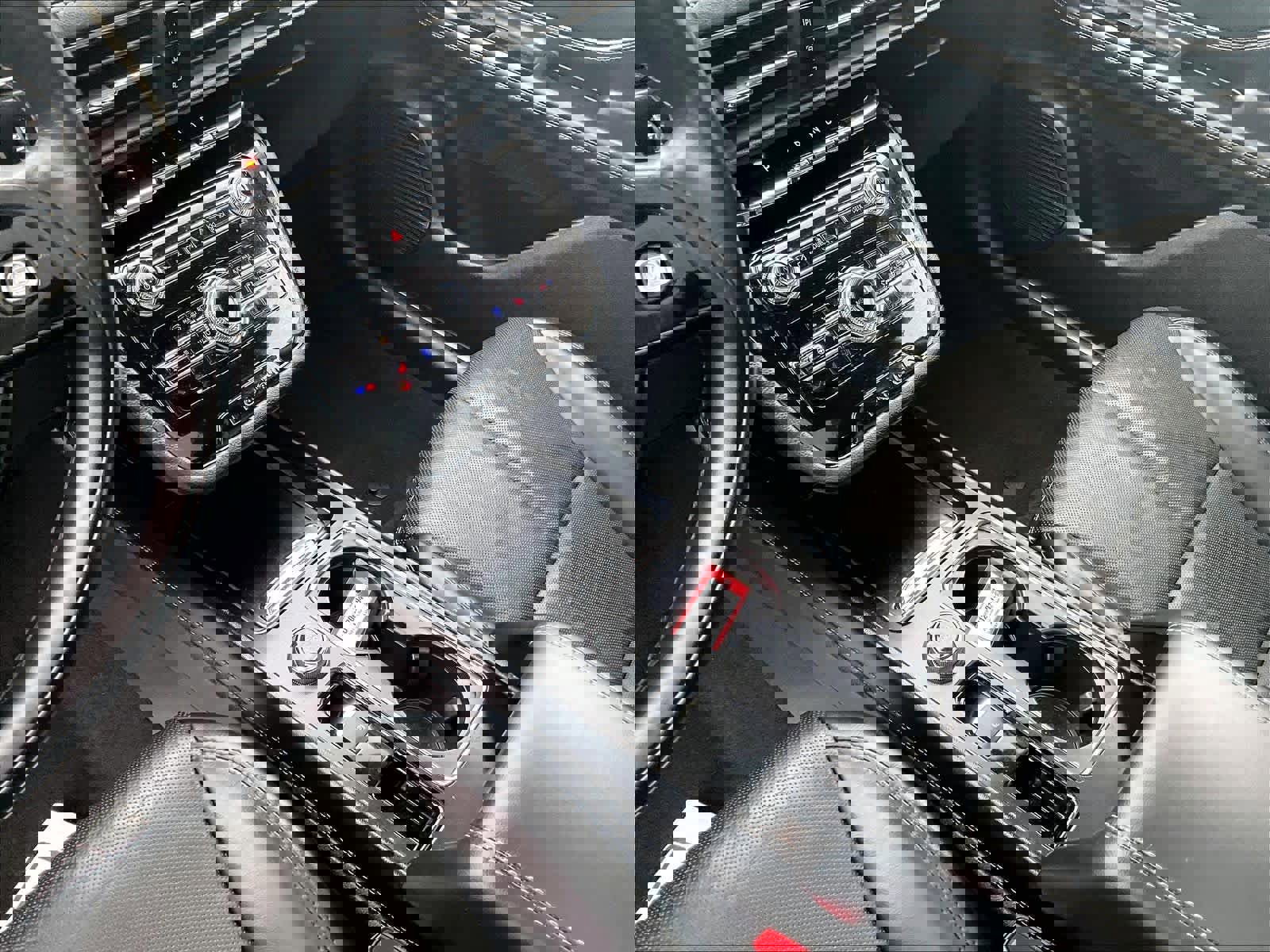 Used 2022 Lincoln Corsair AWD w/ Premium Package image 20