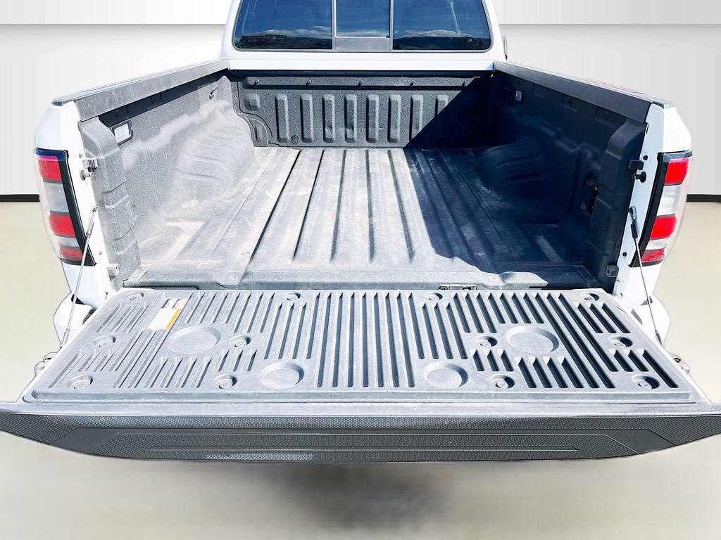 Used 2022 Nissan Frontier SV w/ Technology Package image 25