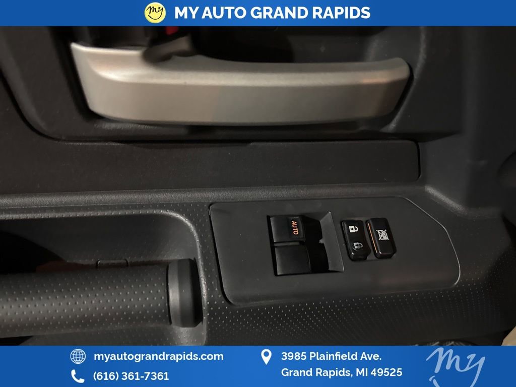 Used 2014 Toyota FJ Cruiser 2WD image 15