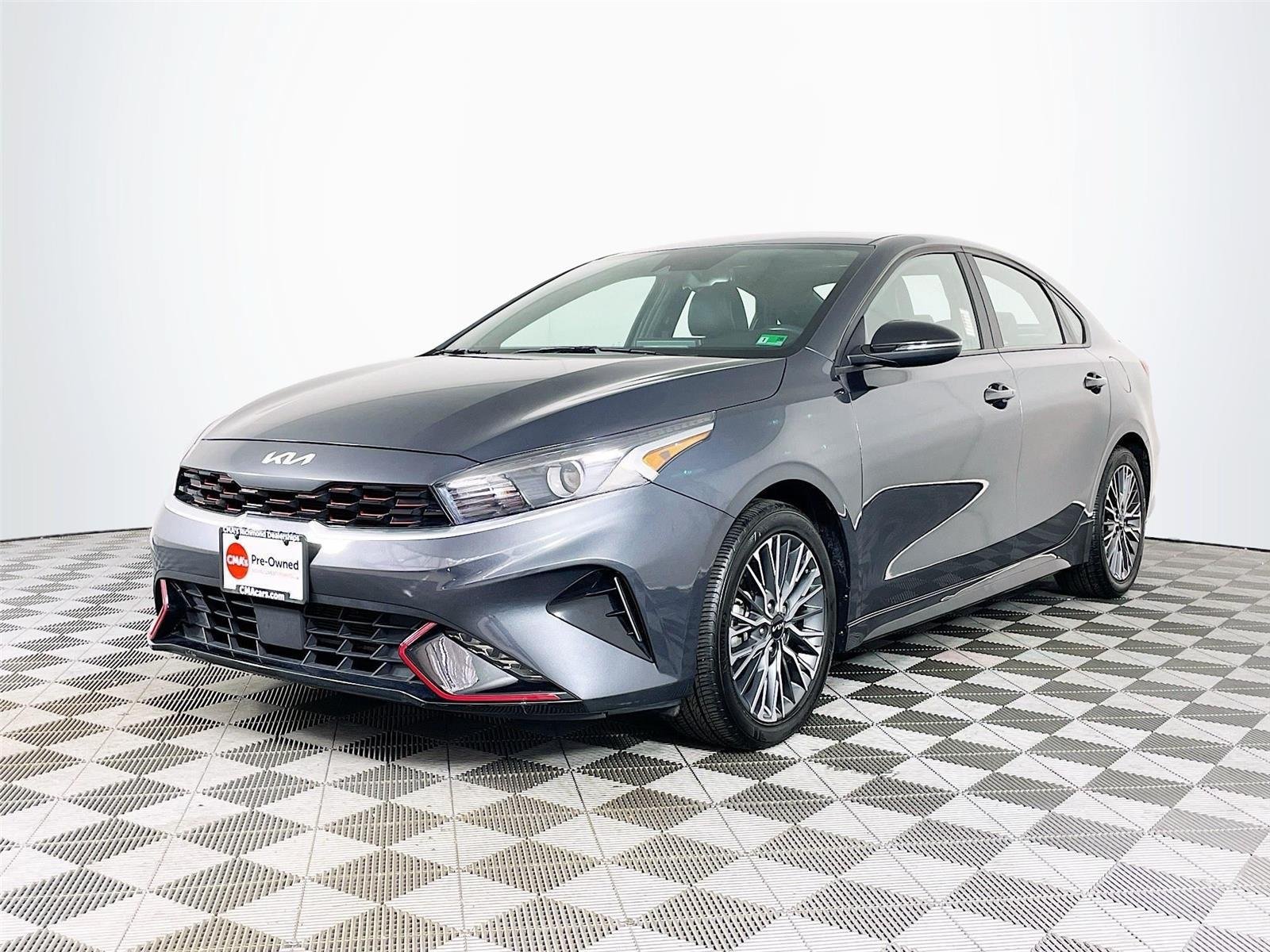 Used 2023 Kia Forte GT-Line w/ GT-Line Premium Package FWD image 3
