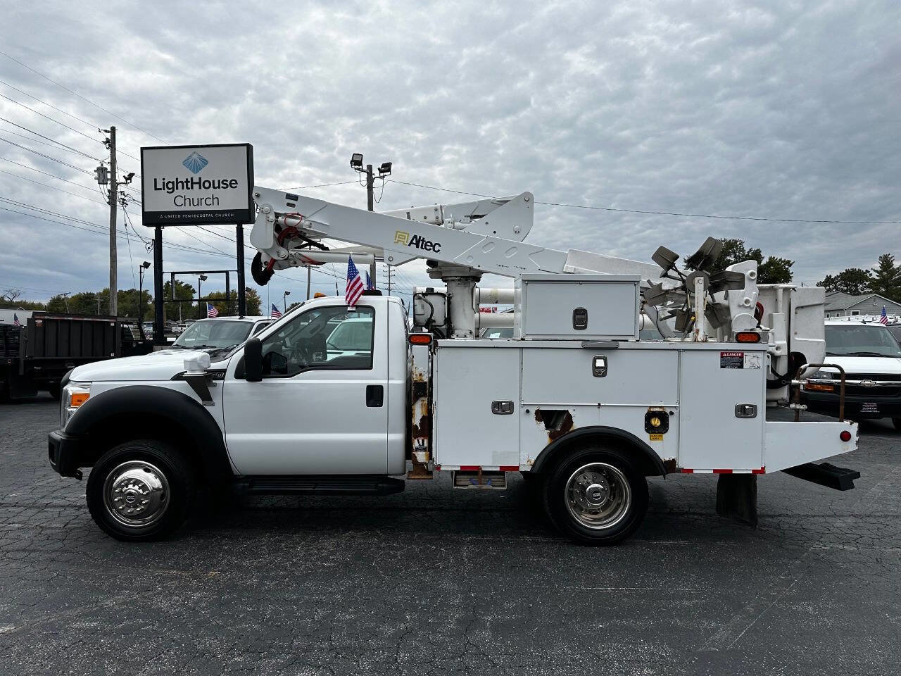 Used 2015 Ford F550 4x4 Regular Cab Super Duty image 2