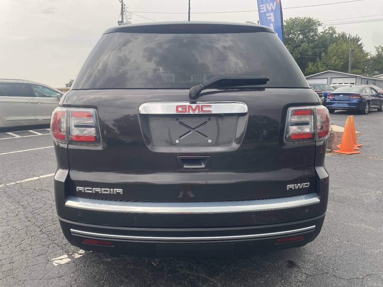 Used 2015 GMC Acadia SLT AWD/4WD image 7