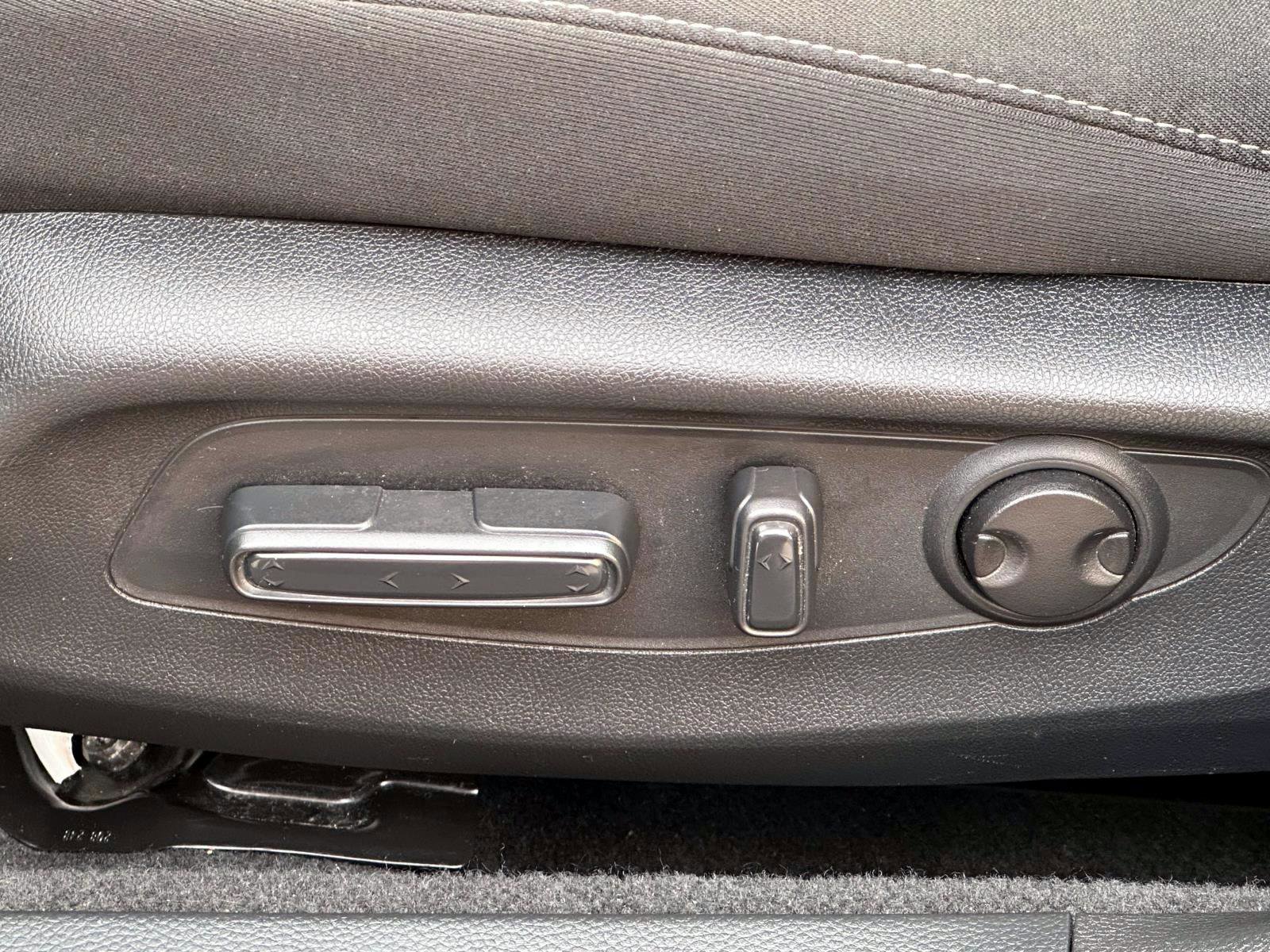 Used 2025 Honda Accord SE image 12